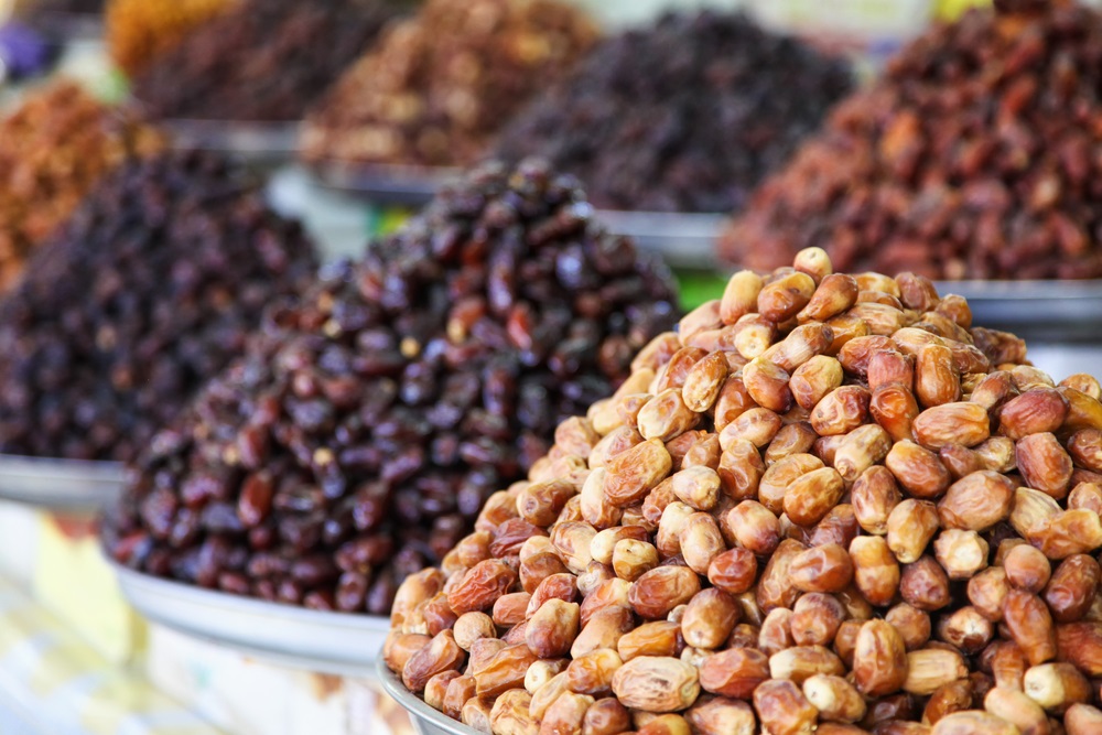 Enjoy the Nutritious Dried Dates at Home